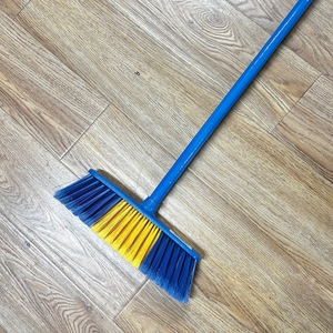 ประสบการณ์ 20 ปี โรงงานผลิตไม้กวาดพลาสติกแบบกำหนดเอง ด้ามจับทำจากไม้ PVC <span class=keywords><strong>ราคา</strong></span>ประหยัด อุปกรณ์ทำความสะอาด หัวไม้กวาดเปลี่ยนได้ - Product Image 2