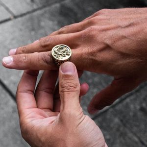 Anillo de Sello para Hombre de Acero Inoxidable, Antideslustre e Impermeable, con Diseño del Hombre Vitruviano y San Cristóbal, Estilo Vintage, Joyería - Product Image 4
