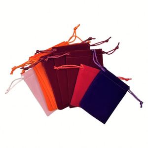 Sac de rangement en peluche personnalisable avec cordon de serrage, idéal pour bijoux, cadeaux, bougies et artisanat, recyclable et estampé, vente en gros - Product Image 3
