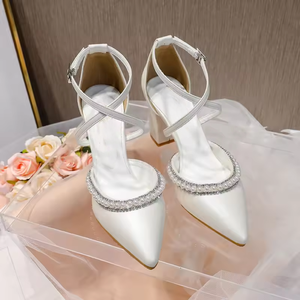 Chaussures de mariage pour femmes, pointure 35-43, bout pointu, talons hauts blancs pour femmes, sandales à talons épais pour mariée, design de créateur. - Product Image 3