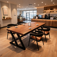 Ensemble table et chaises en bois de haute qualité - Design multi-usages pour hôtels, centres commerciaux, supermarchés