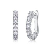 Boucles d'oreilles créoles en argent sterling 925 avec moissanite pour femme, à rangée unique et griffes partagées, style Huggie éternité
