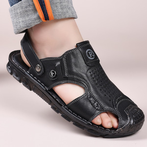 รองเท้าแตะชายหาดฤดูร้อนสำหรับผู้ชาย พื้นหนา ยางกันลื่น ระบายอากาศได้ดี ปิดนิ้วเท้า สวมใส่ได้สองแบบ รองเท้าลำลองสำหรับคุณพ่อ - Product Image 2