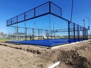 Pista <span class=keywords><strong>de</strong></span> Pádel <span class=keywords><strong>de</strong></span> Acero Super Panorámica Venus con Acabado <span class=keywords><strong>de</strong></span> Vidrio Templado y Recubrimiento en Polvo para Clubes <span class=keywords><strong>de</strong></span> Lujo y Proyectos Deportivos Profesionales - Product Image 2