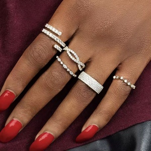 Anillo de Banda Cruzada de Plata de Ley 925 con Baño de Oro de 14k y Circonita para Mujer, Joyería Personalizada al por Mayor para Compromiso y Boda - Product Image 2