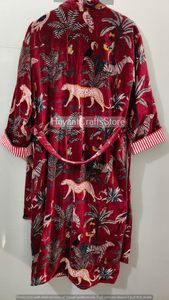 Robe kimono en velours à imprimé animal pour femme, ceinture enveloppante, manches longues, col châle, tenue d'automne, robe de chambre à motifs rouges - Product Image 4