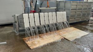 Nueva Máquina Industrial Automática para Hacer Hielo en Bloques de 5t con Motor de Alta Eficiencia, Capacidad de 1T/24H - Product Image 2