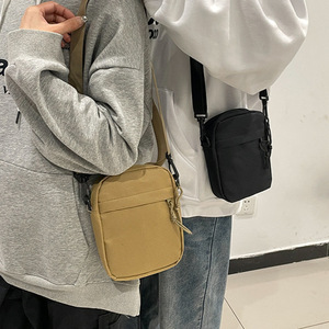 Sac bandoulière homme Dimo, taille moyenne, noir, blanc, kaki, décontracté, pour le quotidien, collection Printemps 2025 - Product Image 2