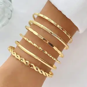 14K Vergulde Meerlaagse Stapelbare Manchetten Armband Set, Elegante En Eenvoudige Textuur Boheemse Sieraden Zonder Van Kleur Te Veranderen