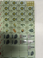 Ensemble de Mahjong Américain de Luxe Moderne Personnalisé en Usine, Tuiles en Acrylique Vert Jade, Vente en Gros, Table de Mahjong à Motif Panda et Fleur de Prunier