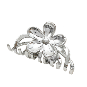 <span class=keywords><strong>Barrette</strong></span> à <span class=keywords><strong>cheveux</strong></span> crabe en métal doré au design personnalisé Accessoire de <span class=keywords><strong>cheveux</strong></span> <span class=keywords><strong>tendance</strong></span> pour les grandes fleurs pour les fêtes, style acrylique pour femmes et filles - Product Image 3