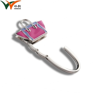 Les fabricants produisent des crochets métalliques pliables à la mode, des crochets pour sacs de femmes, personnalisables. - Product Image 3