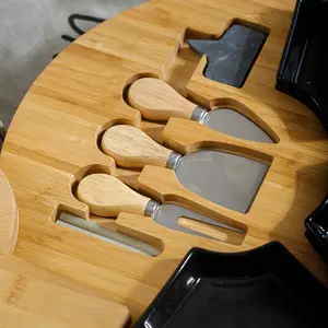 टिकाऊ घूर्णन योग्य बांस पनीर बोर्ड पनीर चाकू रसोई उपकरण के साथ घर के उपयोग के लिए