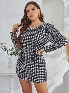 Ensemble 2 pièces col rond imprimé <span class=keywords><strong>pied</strong></span>-<span class=keywords><strong>de</strong></span>-<span class=keywords><strong>poule</strong></span> pour femmes-Top ceinturé à manches longues Mini Shorts Sets Plus-Size Women Clothes - Product Image 2