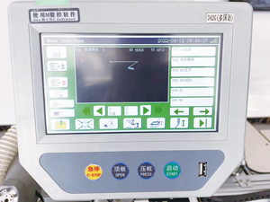 Machine à coudre industrielle CNC programmable à lit plat JTK8F-90AJWW pour modèles <span class=keywords><strong>de</strong></span> tissus, avec découpe laser et <span class=keywords><strong>transfert</strong></span> automatique - Product Image 3