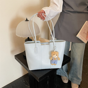 <span class=keywords><strong>Sac</strong></span> fourre-tout en cuir <span class=keywords><strong>souple</strong></span> avec pendentif ours mignon, <span class=keywords><strong>sac</strong></span> de shopping pour femmes pour le travail quotidien et les voyages - Product Image 5