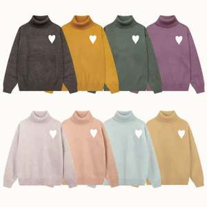 เสื้อสเวตเชิ้ตถักลายปักรูปหัวใจสุดหรู โดดเด่นด้วยดีไซน์ที่มีเอกลักษณ์และทันสมัย - Product Image 3