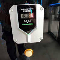 Máquina expendedora de tickets con código QR, automática, para lotería, redención de fichas, operada con monedas, de plástico, personalizable en japonés/español