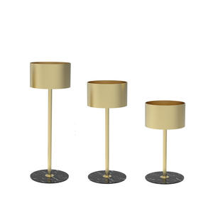 Étagère à fleurs de style nordique pot de plante verte ornement de vigne d'escalade rose verte de luxe léger monté au sol - Product Image 1