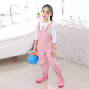 बच्चों के लिए हल्के एक टुकड़ा बीब पैंट, लड़कों के लिए आउटडोर गतिविधियों के लिए पु सामग्री के साथ वाटरप्रूफ वर्षा पैंट - Product Image 4