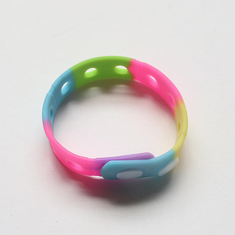 มีสีสัน