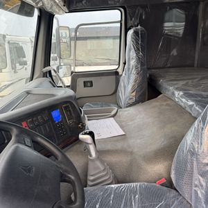 Nouveau camion benne HOWO 6x4 avec moteur d'origine, transmission rapide, conduite à gauche, diesel, pour le transport de sable, gravier et charbon, en stock - Product Image 5