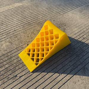 射出成形ハンドル付き車輪止め - Product Image 5