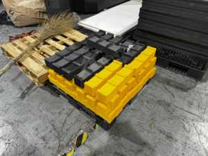 Blocchi antiscivolo ad incastro Cribbing e cuscinetti di Base Stacker materiale PE servizio di taglio personalizzato - Product Image 3