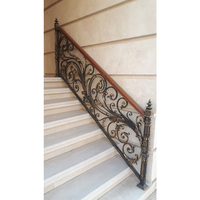 Escalier en fer forgé de style européen moderne à motifs artistiques avec rampes en acier inoxydable pour villas, installation supérieure, résistant à l'eau