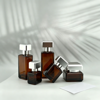 Ensemble de flacons de parfum carrés pour emballage cosmétique avec bouchon argenté, logo personnalisé pour marque, étiquette privée