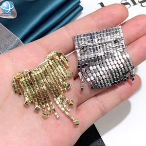 Broche en strass scintillante pour femmes, tenue coréenne à la mode, costume d'affaires, avec pampilles, cœur, <span class=keywords><strong>2022</strong></span> - Product Image 5