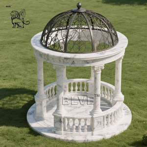 Pavillon de jardin extérieur de luxe en marbre et pierre, style colonne romaine européenne, avec dôme en fer ajouré noir, pour projets hôteliers et de complexes de villégiature - Product Image 3