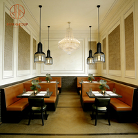 Ensemble de meubles commerciaux modernes et durables pour restaurants et cafés : banquette, chaise et table
