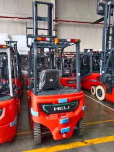 Montacargas Eléctrico de 1.5T y 4 Ruedas con Contrapeso y Batería de Litio, Precio Especial de Fábrica al por Mayor - Product Image 3