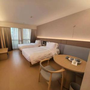 เฟอร์นิเจอร์ห้องนอนโรงแรมระดับกลางถึงระดับสูงคุณภาพสูง, เตียงไม้, ตู้เสื้อผ้า, โต๊ะข้างเตียง, ห้องสวีทเต็มรูปแบบ - Product Image 1