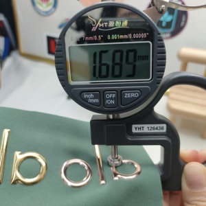 Tùy chỉnh Quần Áo Dập nổi TPU các bản vá lỗi Chất lượng cao truyền nhiệt Bạc sắt nhãn bền vững vyoga thiết kế nhãn - Product Image 6