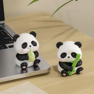 QF Mini Panda PU Matériau Jouet Rembourré-Design Super Mignon pour le Soulagement du Stress Jeu Sensoriel Charmantes Décorations de Table - Product Image 5