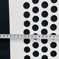 Systèmes de cages d'élevage multi-niveaux en PP poreux ventilé avec tapis roulant pour œufs, récupération automatique douce des œufs et démontage facile
