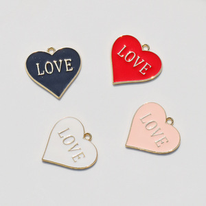 Colgantes de aleación con forma de corazón y letras de amor, en rosa, rojo, negro y blanco, de aleación de zinc, accesorio de joyería DIY para pendientes, llaveros, regalo unisex - Product Image 2