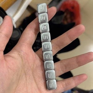 <span class=keywords><strong>Poids</strong></span> d'équilibrage gris-noirs de 5g pour roues de <span class=keywords><strong>moto</strong></span> et de voiture - Product Image 4