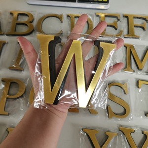 Vente en gros de lettres miroir 3D de 10 cm, autocollants muraux pour logo, nom, alphabet, mariage, lettres d'amour, décoration murale anglaise pour la maison - Product Image 3
