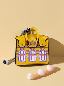 JHT Fabrieks Prijs PU Dames Mode Decoratieve Lichtgewicht Draagbare Mini Tas Hangertje Schattig Klein Huisje Tas Rode Envelop - Product Image 6