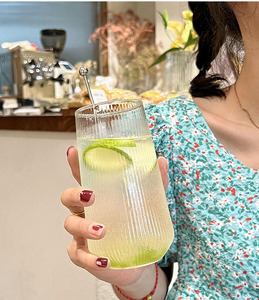 Commercio all'ingrosso Premium <span class=keywords><strong>bicchieri</strong></span> <span class=keywords><strong>da</strong></span> caffè 500ml a strisce verticali vetro tazze <span class=keywords><strong>da</strong></span> caffè trasparente tazza <span class=keywords><strong>da</strong></span> tè per bevande calde e fredde - Product Image 5