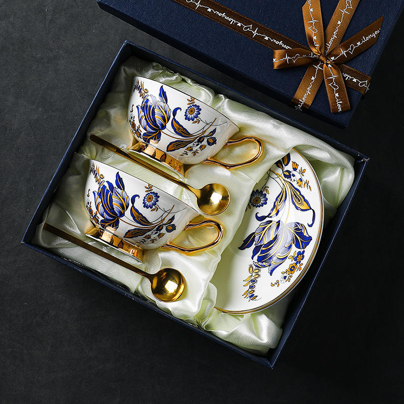 Blue flower 2 cups 2 plates 2 spoons gift box