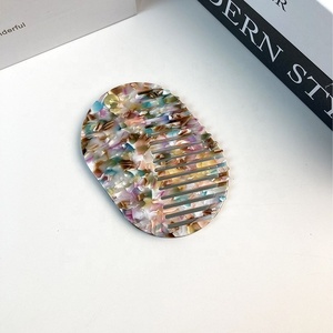 Espejo Plegable Multifuncional y Elegante de Acetato Antiestático, Mini Espejo de Viaje con Textura de Mármol - Product Image 2