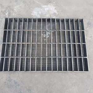 Couverture de <span class=keywords><strong>grille</strong></span> de drainage extérieur <span class=keywords><strong>Grille</strong></span> de drainage en acier galvanisé pour gouttière - Product Image 3