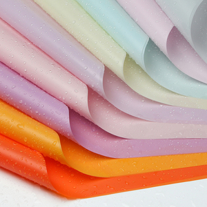 Papel Impermeable de 60 Micras para Envolver Flores, 6 Láminas de Película Mate Translúcida Tipo Gelatina para Envolver Ramos, Floristería - Product Image 4