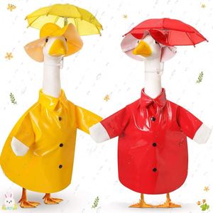 Statue décorative de canard blanc avec tenues interchangeables – Ornement de jardin saisonnier pour la décoration de la maison en période des fêtes - Product Image 5