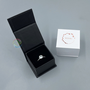 Großhandels-Faltschachteln aus schwarzem Karton für Schmuck und Ringe mit individuellem Logo, matter Laminierung, Schwammeinlage und Magnetverschluss - Product Image 2