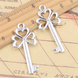 Ba Lá Cỏ Ba Lá May Mắn Chìa Khóa Charms Antique Bạc Màu Hợp Kim Charms Mặt Dây Chuyền Cho Đồ Trang Sức Làm 47x21Mm - Product Image 4